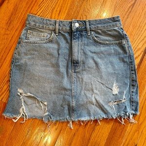 Forever 21 Women Distressed Denim Skirt SZ M